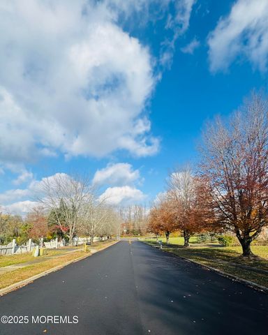 8 Ivy Lane, Wrightstown, NJ 08562