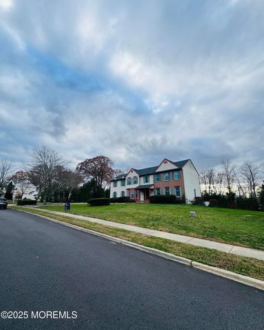 8 Ivy Lane, Wrightstown, NJ 08562