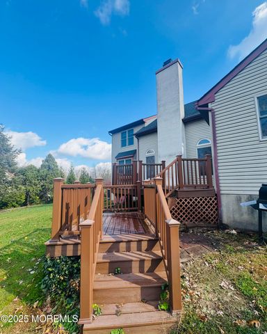 8 Ivy Lane, Wrightstown, NJ 08562