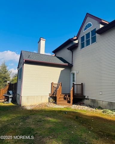 8 Ivy Lane, Wrightstown, NJ 08562