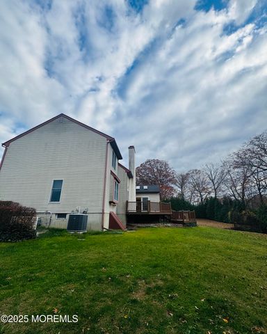 8 Ivy Lane, Wrightstown, NJ 08562