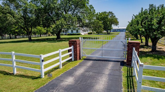72878 S 230 Road, Wagoner, OK 74467