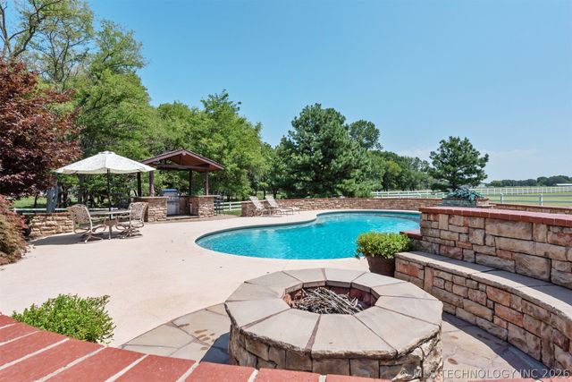 72878 S 230 Road, Wagoner, OK 74467