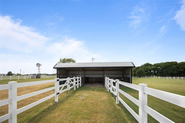 72878 S 230 Road, Wagoner, OK 74467