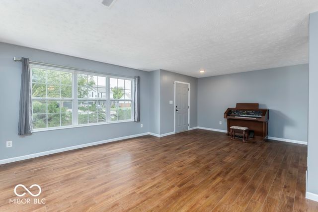143 Davis Drive, Whiteland, IN 46184