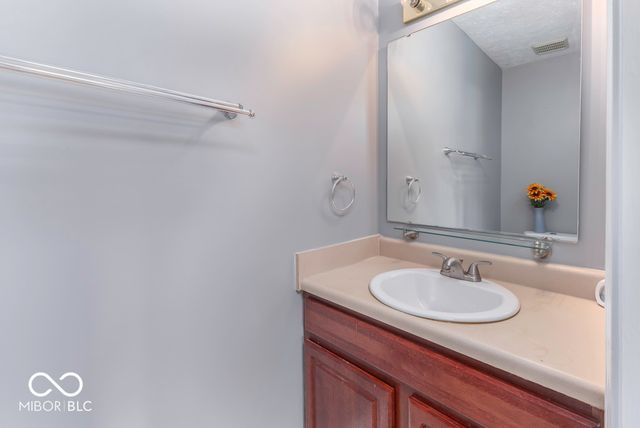 143 Davis Drive, Whiteland, IN 46184