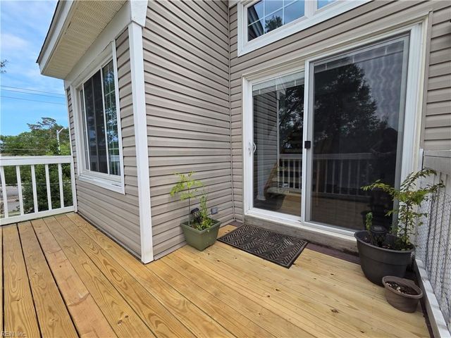 4165 Laurel Green CIR, Virginia Beach, VA 23456