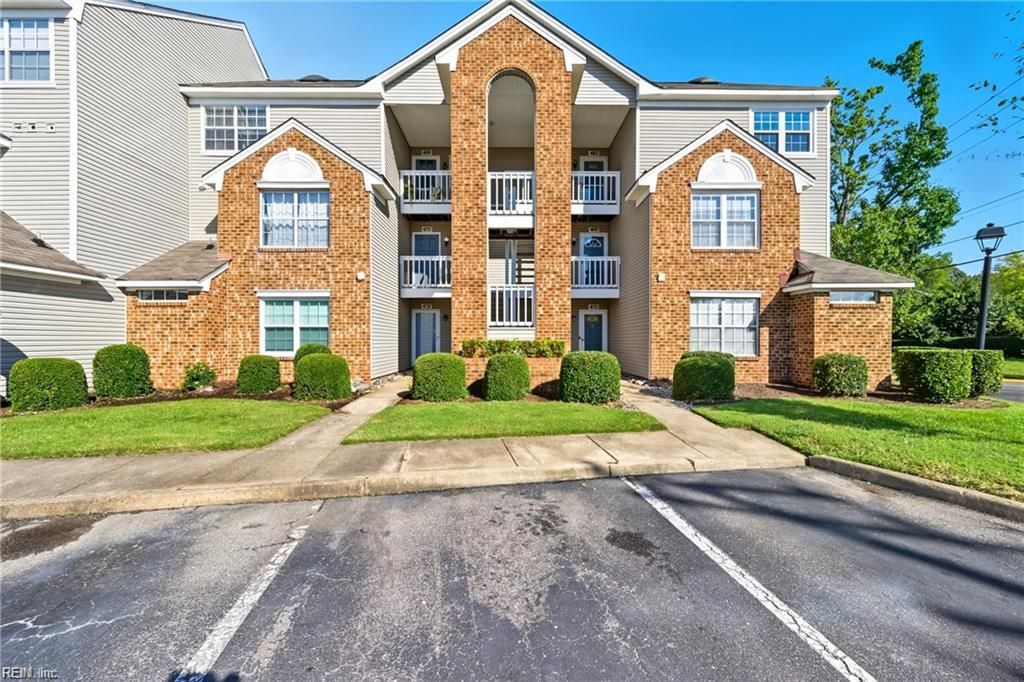4165 Laurel Green CIR, Virginia Beach, VA 23456