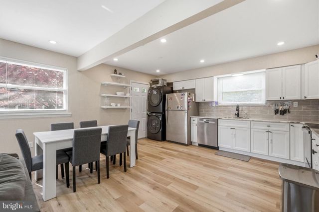 114 GRANDVIEW AVE, Morrisville, PA 19067