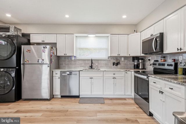 114 GRANDVIEW AVE, Morrisville, PA 19067