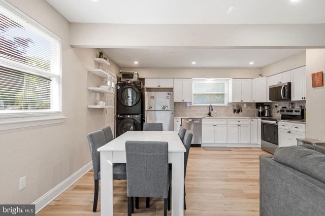 114 GRANDVIEW AVE, Morrisville, PA 19067