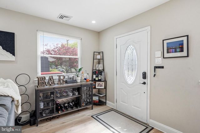 114 GRANDVIEW AVE, Morrisville, PA 19067