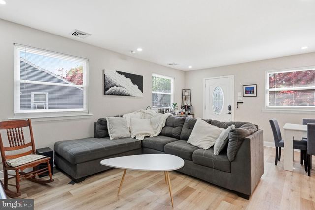 114 GRANDVIEW AVE, Morrisville, PA 19067