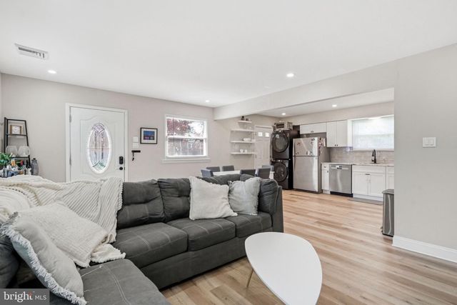 114 GRANDVIEW AVE, Morrisville, PA 19067