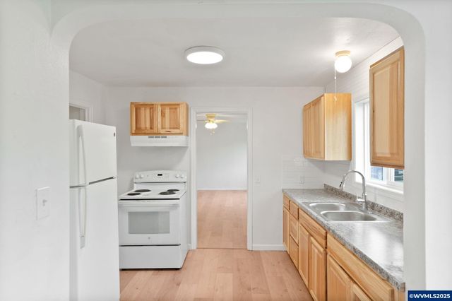 1405 Calapooia St SW, Albany, OR 97321