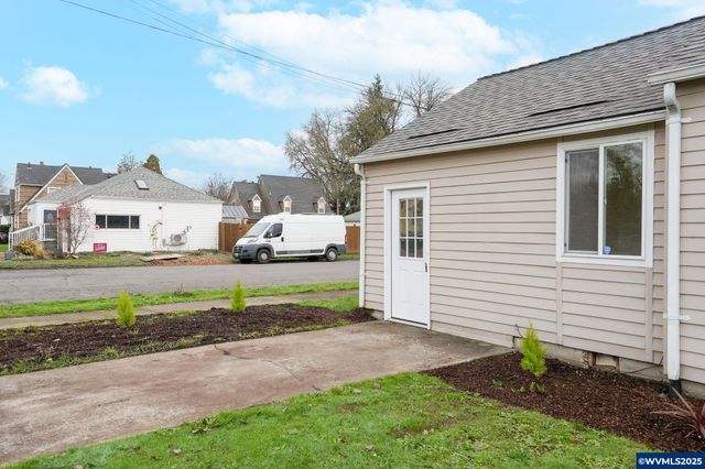 1405 Calapooia St SW, Albany, OR 97321