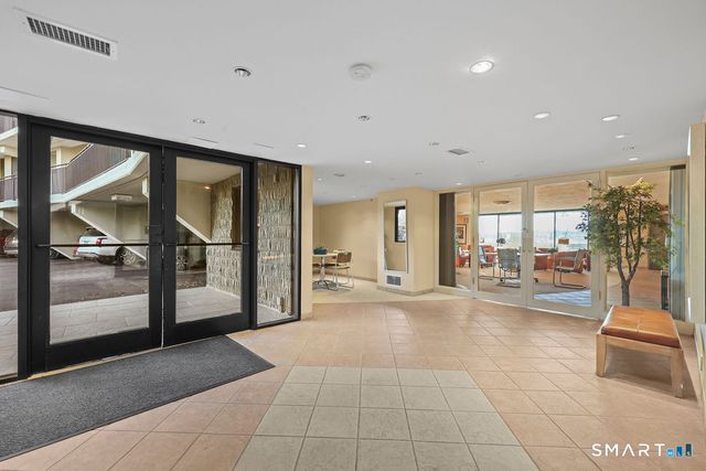 100 Seaview Avenue 2J, Norwalk, CT 06855