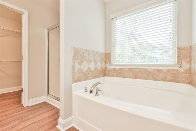 3633 Fallen Oak Drive, Buford, GA 30519