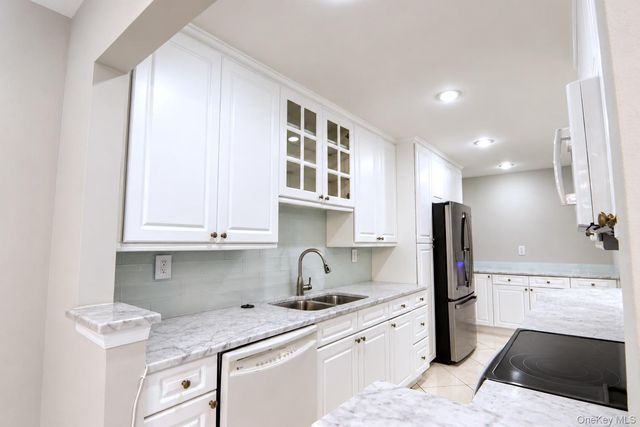 500 Central Park Avenue 212, Scarsdale, NY 10583