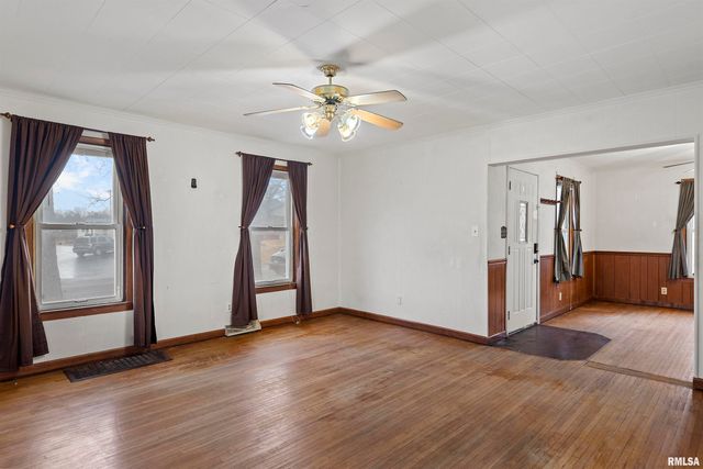 630 W MAPLE Avenue, Springfield, IL 62702