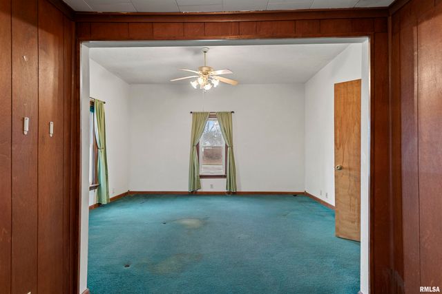 630 W MAPLE Avenue, Springfield, IL 62702