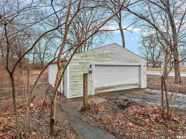 630 W MAPLE Avenue, Springfield, IL 62702