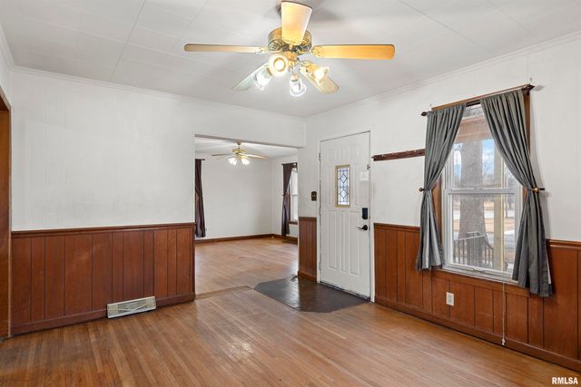 630 W MAPLE Avenue, Springfield, IL 62702