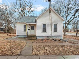 630 W MAPLE Avenue, Springfield, IL 62702