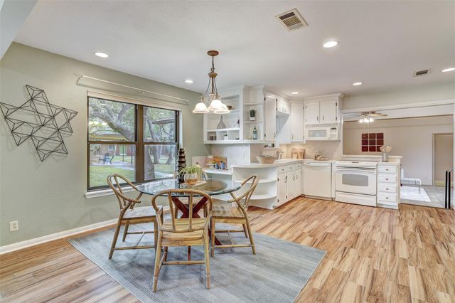 8606 Thunderbird RD A & B, Austin, TX 78736