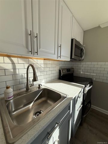 44 Pine Street, Blue Point, NY 11715