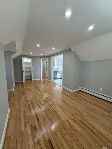 44 Pine Street, Blue Point, NY 11715