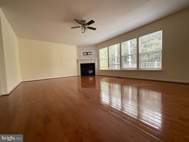 5 SHALE CT, Fredericksburg, VA 22406