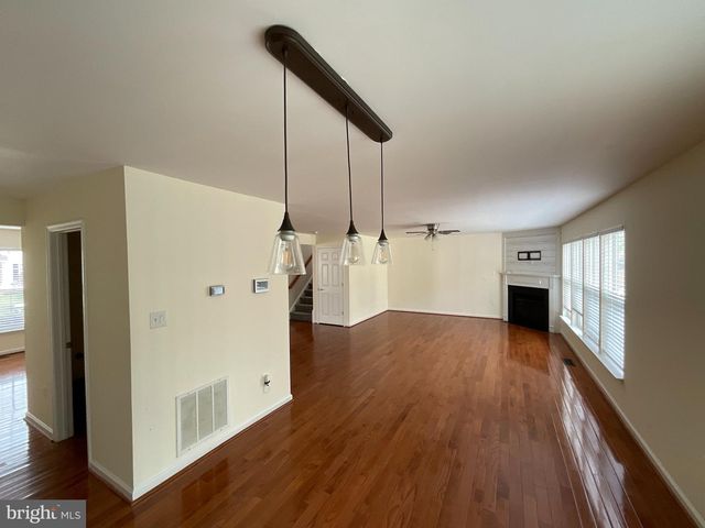 5 SHALE CT, Fredericksburg, VA 22406