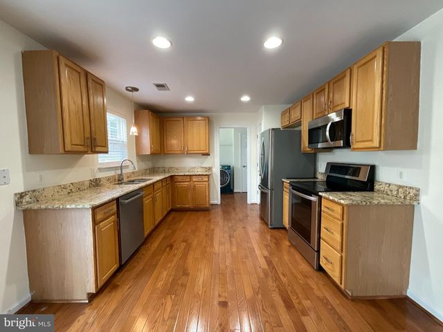 5 SHALE CT, Fredericksburg, VA 22406