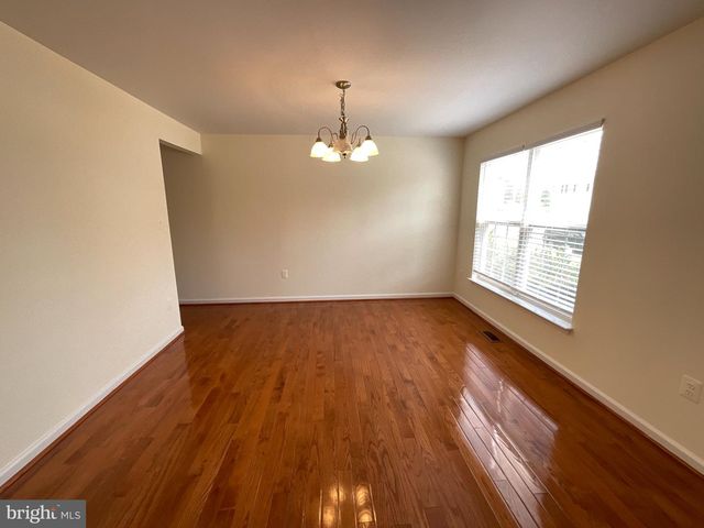 5 SHALE CT, Fredericksburg, VA 22406