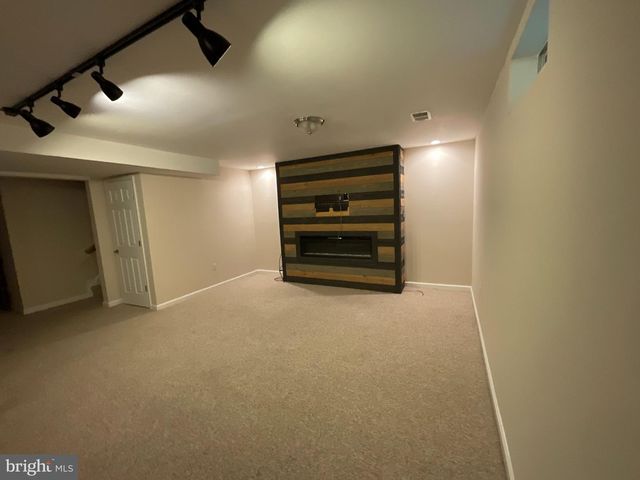 5 SHALE CT, Fredericksburg, VA 22406