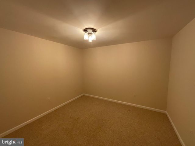 5 SHALE CT, Fredericksburg, VA 22406