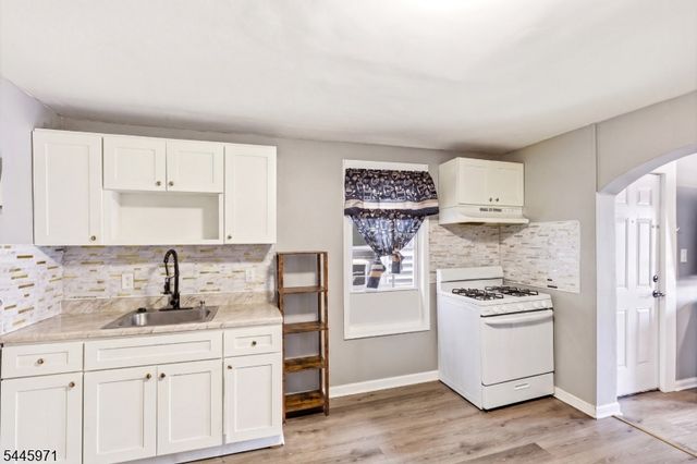 1 Park Pl, Paterson City, NJ 07524