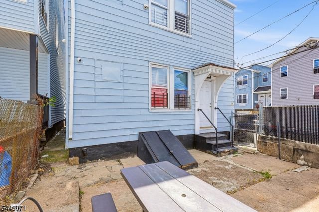 1 Park Pl, Paterson City, NJ 07524