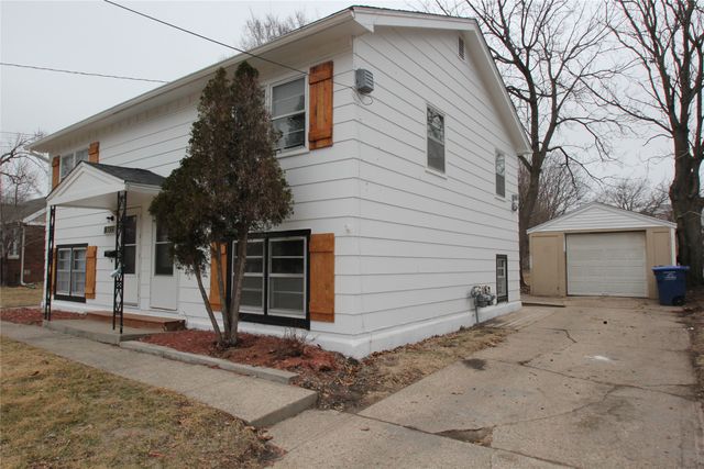 3831 40th Street, Des Moines, IA 50310
