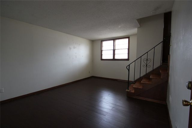 3831 40th Street, Des Moines, IA 50310