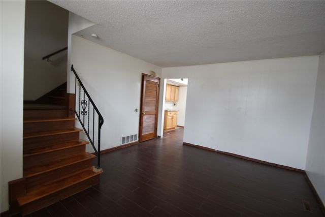 3831 40th Street, Des Moines, IA 50310