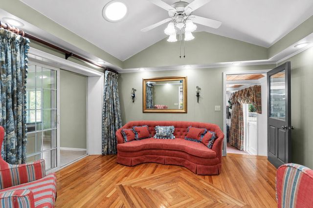 379 Bragdon Ave., Georgetown, SC 29440