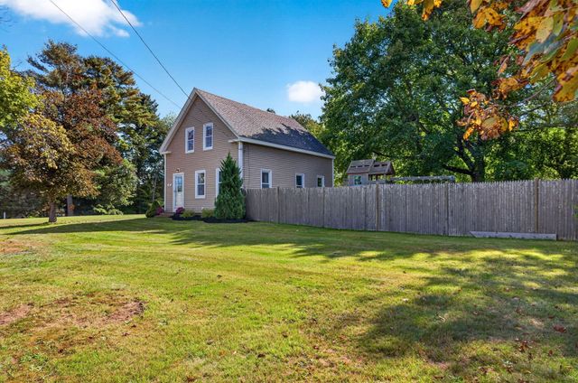 87 River St, Middleboro, MA 02346