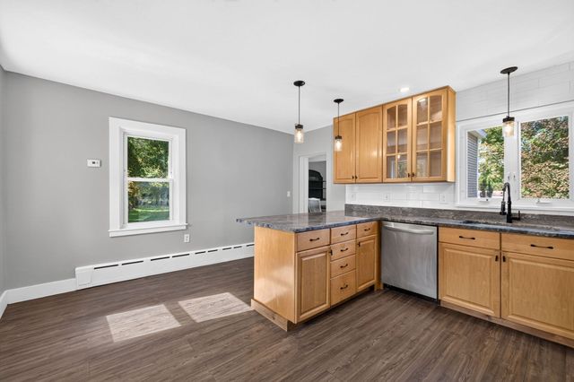 87 River St, Middleboro, MA 02346