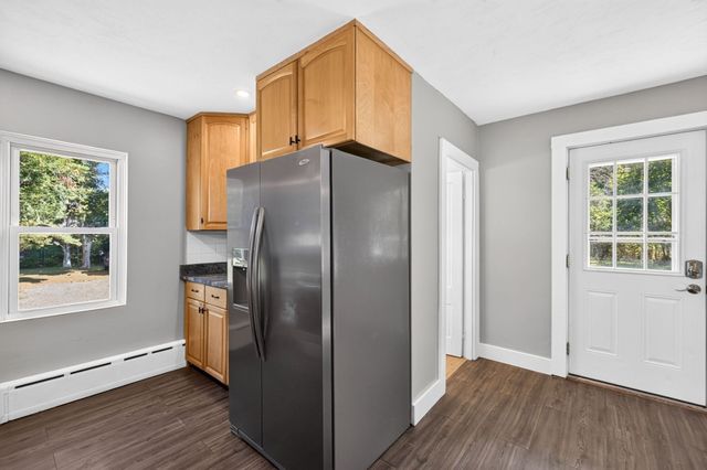 87 River St, Middleboro, MA 02346