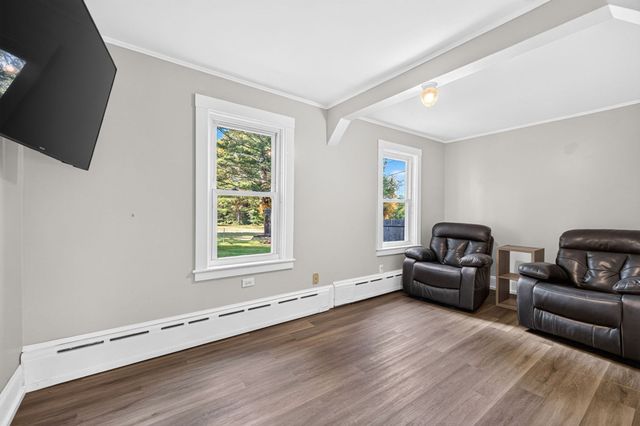 87 River St, Middleboro, MA 02346