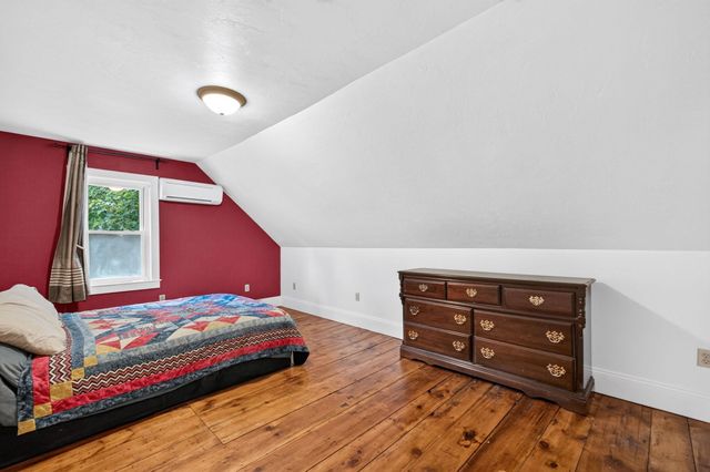 87 River St, Middleboro, MA 02346
