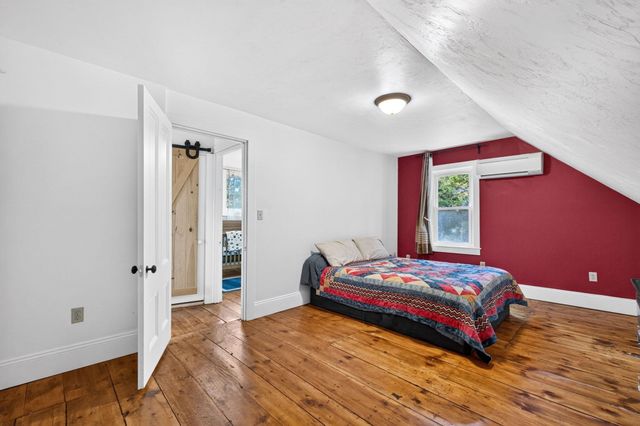 87 River St, Middleboro, MA 02346