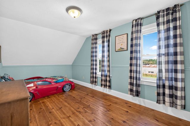 87 River St, Middleboro, MA 02346
